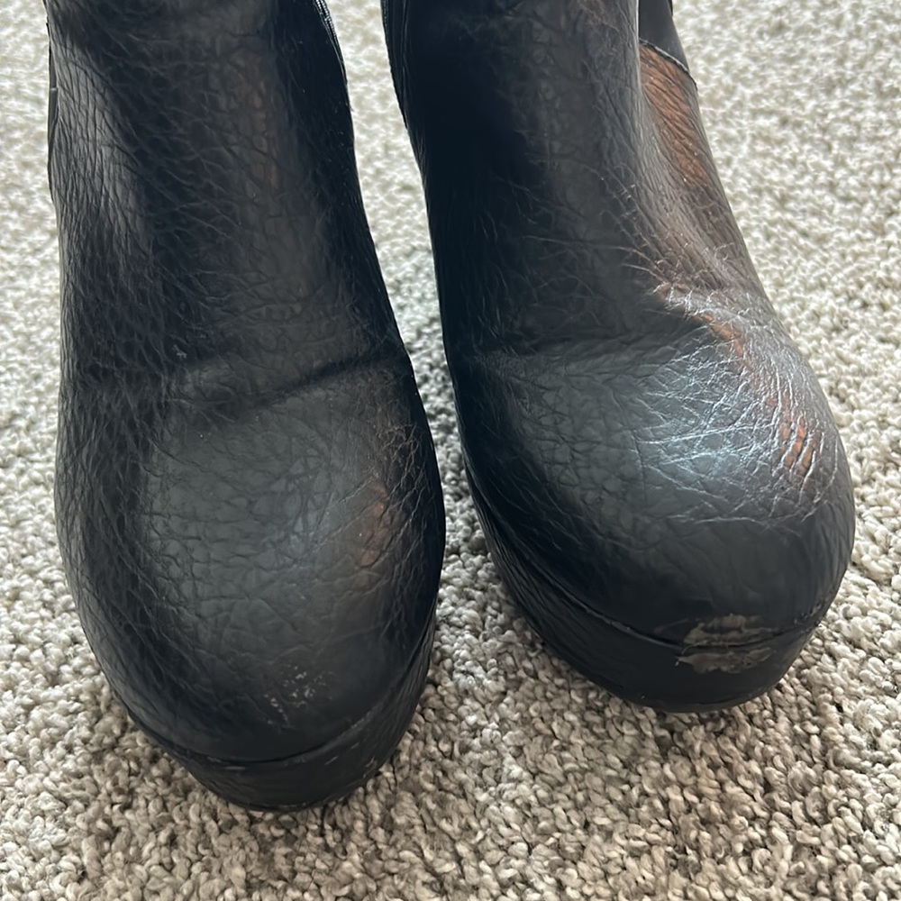 Heel Booties - Picture 2 of 7